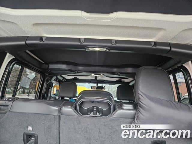 Jeep Wrangler 2021 — photo 20