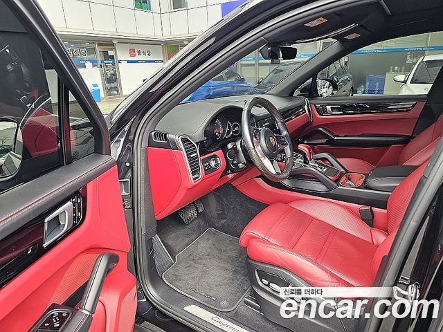 Porsche Cayenne 2019 — photo 8