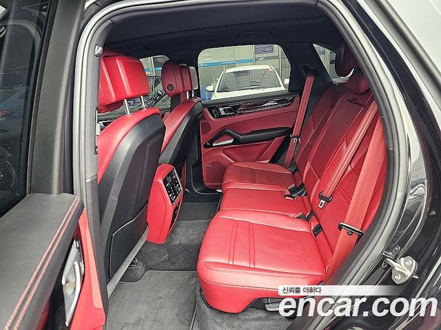 Porsche Cayenne 2019 — photo 10