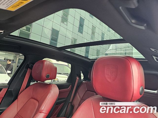 Porsche Cayenne 2019 — photo 15