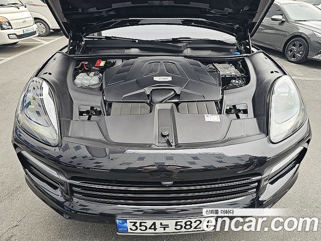 Porsche Cayenne 2019 — photo 18