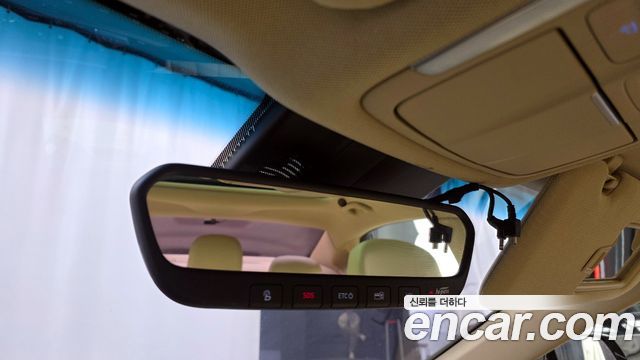 Genesis G80 2017 — photo 16
