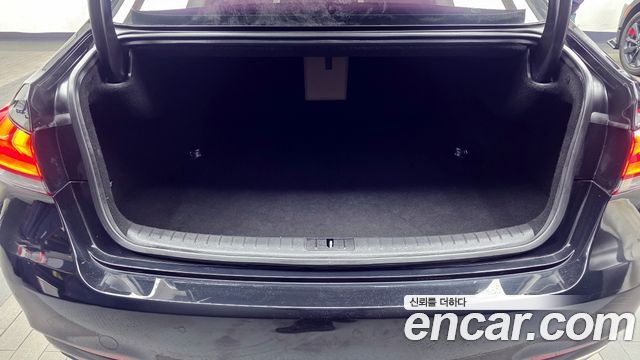 Genesis G80 2017 — photo 20