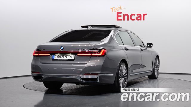 BMW 7-Series 2021 — photo 2