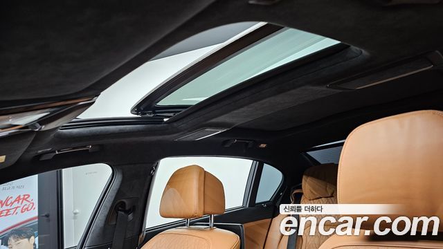 BMW 7-Series 2021 — photo 20