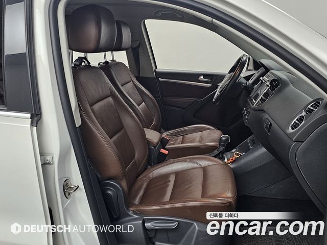 Volkswagen Tiguan 2012 — photo 10