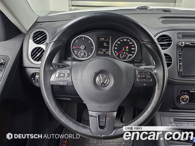Volkswagen Tiguan 2012 — photo 13