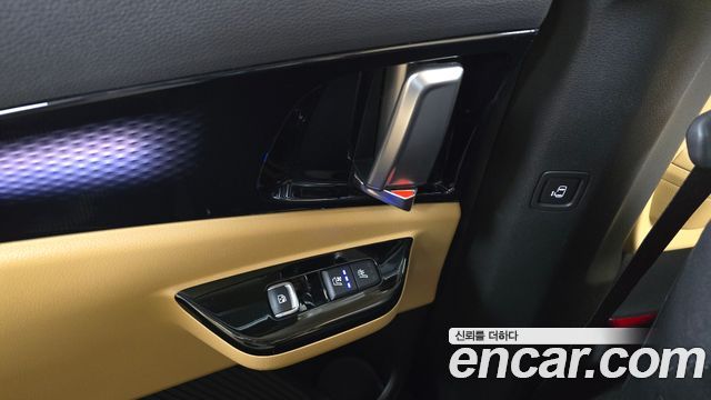 Kia Canival 2021 — photo 19