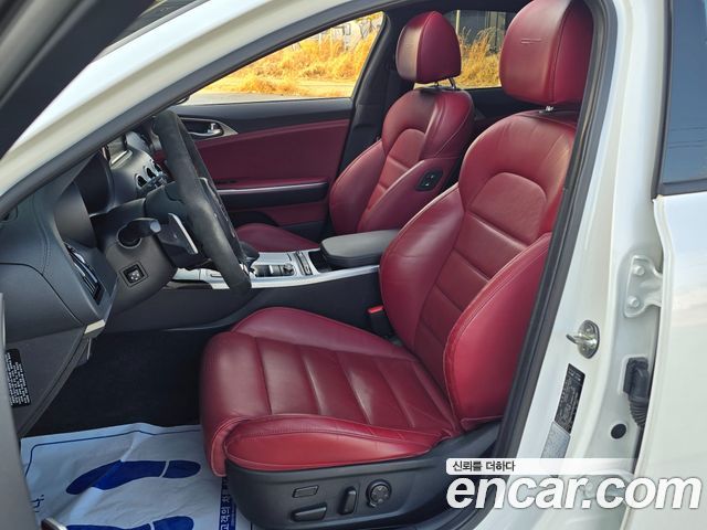 Kia Stinger 2018 — photo 8
