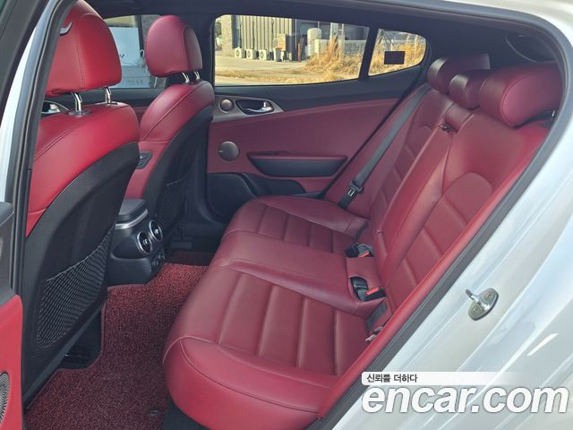Kia Stinger 2018 — photo 9