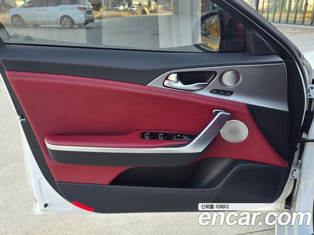 Kia Stinger 2018 — photo 10