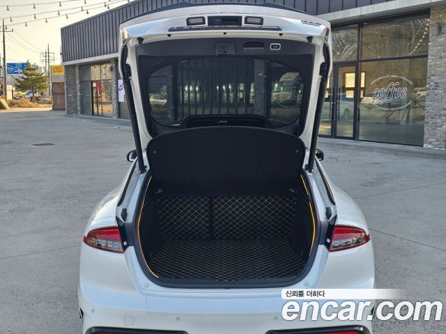 Kia Stinger 2018 — photo 18