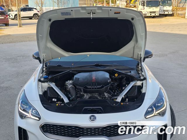 Kia Stinger 2018 — photo 20
