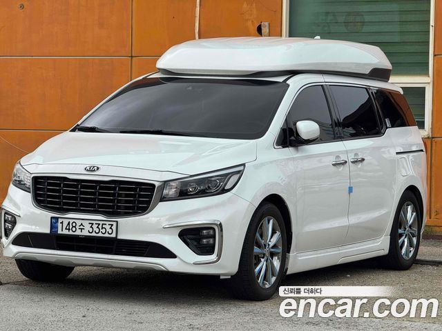 Kia Canival 2020 — photo 1