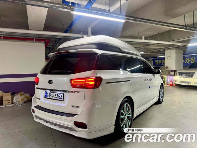 Kia Canival 2020 — photo 4