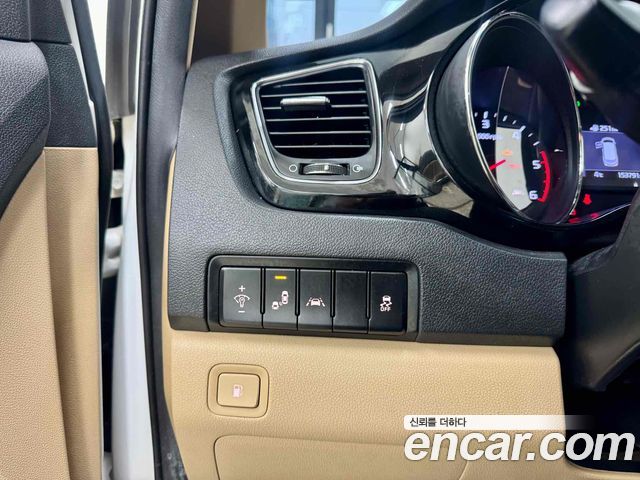 Kia Canival 2020 — photo 16