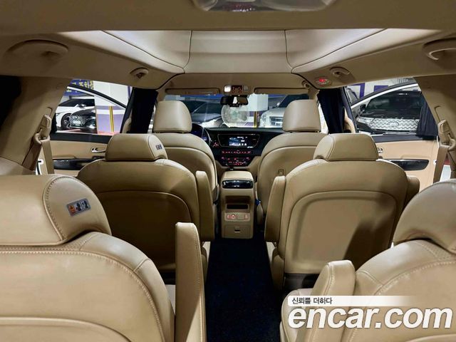 Kia Canival 2020 — photo 17
