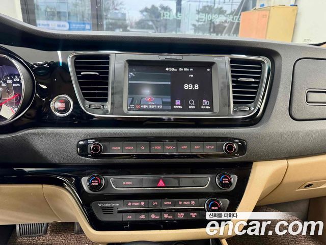 Kia Canival 2020 — photo 19