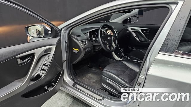 Hyundai AVANTE 2014 — photo 11