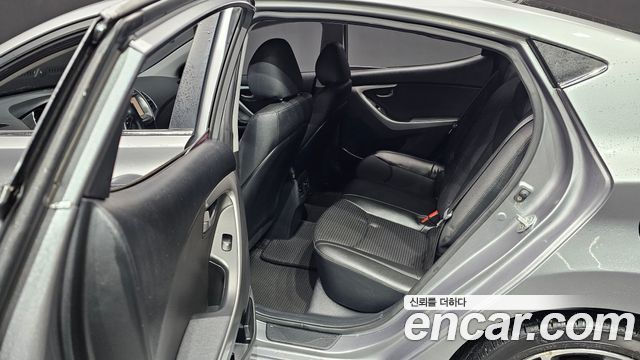 Hyundai AVANTE 2014 — photo 12