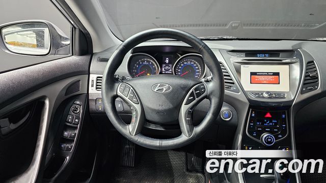 Hyundai AVANTE 2014 — photo 13