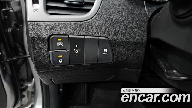 Hyundai AVANTE 2014 — photo 14