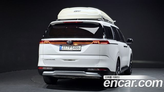 Kia Canival 2021 — photo 4