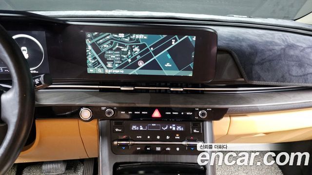 Kia Canival 2021 — photo 15