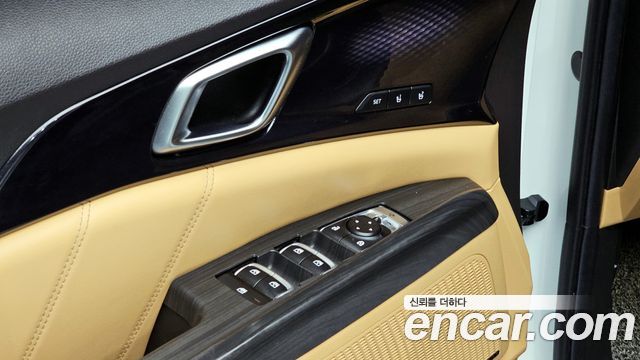 Kia Canival 2021 — photo 17