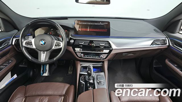 BMW Gran Turismo 2023 — photo 7