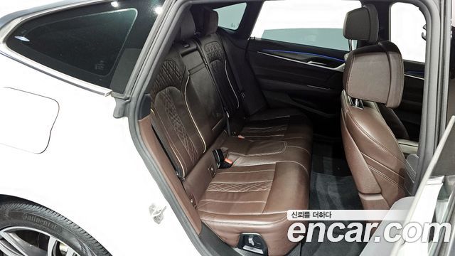 BMW Gran Turismo 2023 — photo 12