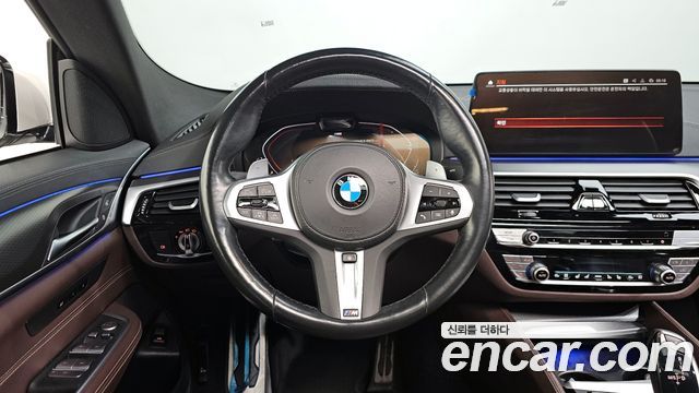 BMW Gran Turismo 2023 — photo 13