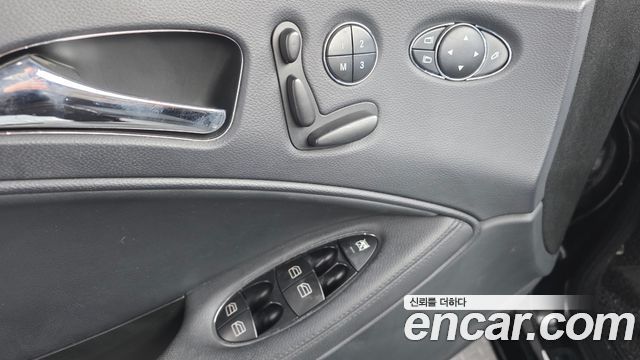 Mercedes-Benz CLS-Class 2010 — photo 13