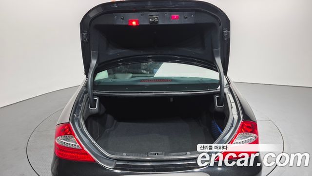 Mercedes-Benz CLS-Class 2010 — photo 20