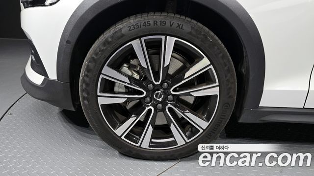 Volvo V60 2023 — photo 5