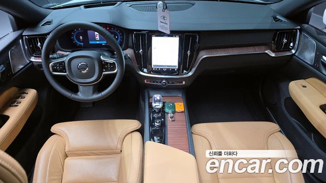 Volvo V60 2023 — photo 7