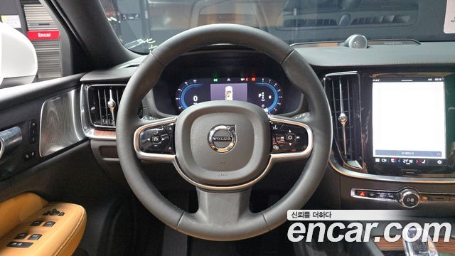 Volvo V60 2023 — photo 13