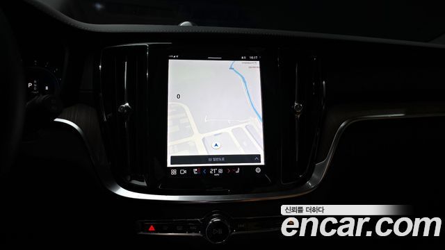 Volvo V60 2023 — photo 16