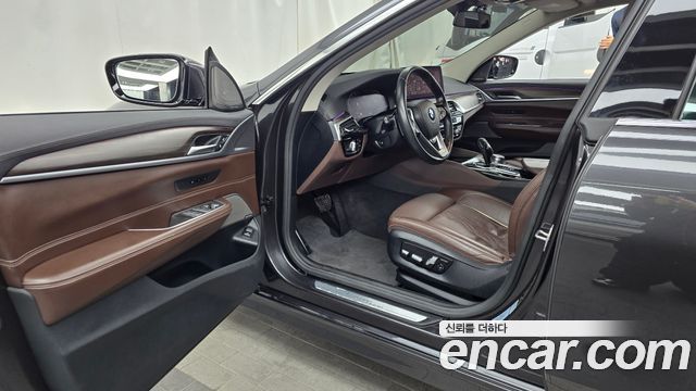 BMW Gran Turismo 2021 — photo 10