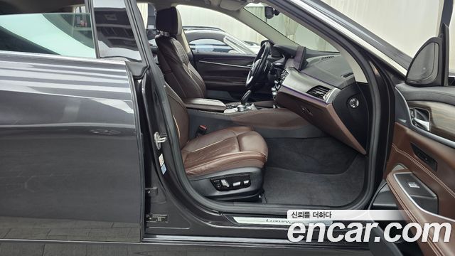 BMW Gran Turismo 2021 — photo 11