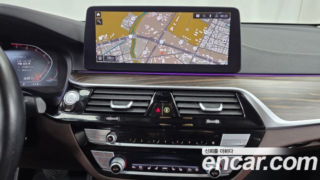 BMW Gran Turismo 2021 — photo 14