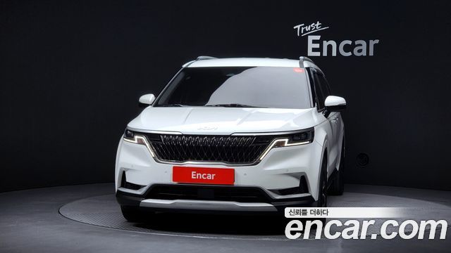 Kia Canival 2023 — photo 3