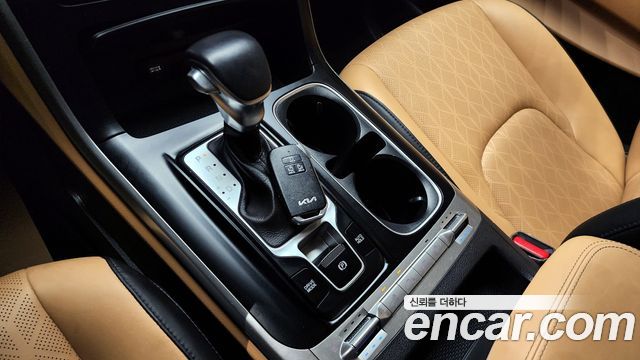 Kia Canival 2023 — photo 9