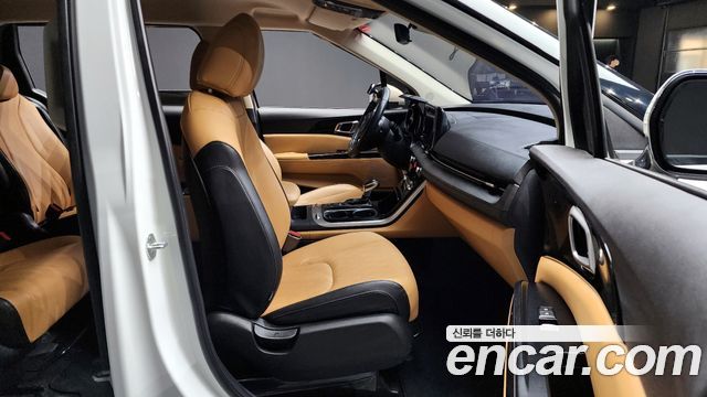 Kia Canival 2023 — photo 10