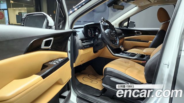 Kia Canival 2023 — photo 11