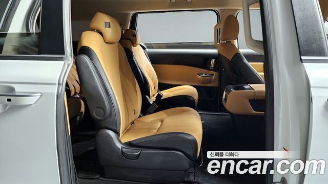 Kia Canival 2023 — photo 12