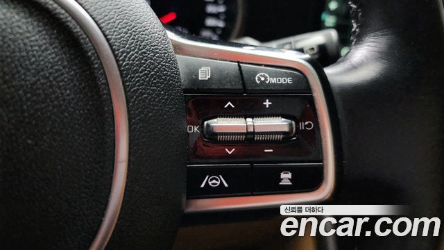 Kia Canival 2023 — photo 17