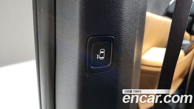 Kia Canival 2023 — photo 19