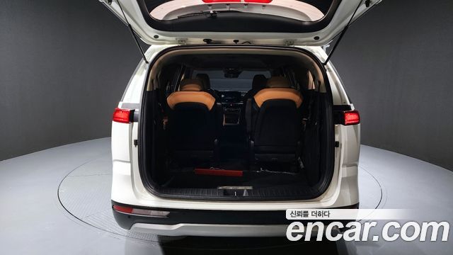 Kia Canival 2023 — photo 20