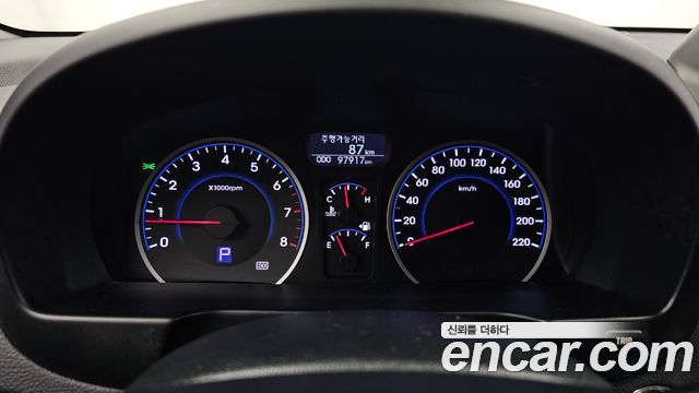 Hyundai AVANTE 2010 — photo 8